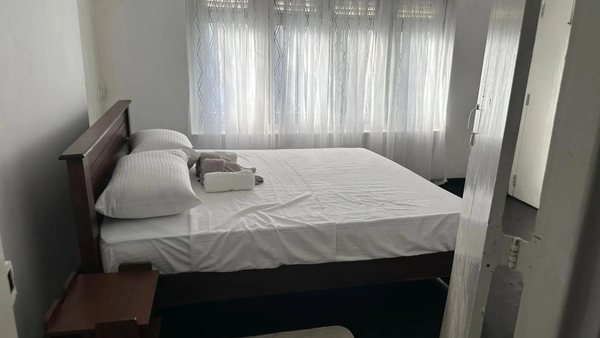 Negombo - Entire House - Sleeps 7 - Close To The Airport 0*,  스리랑카