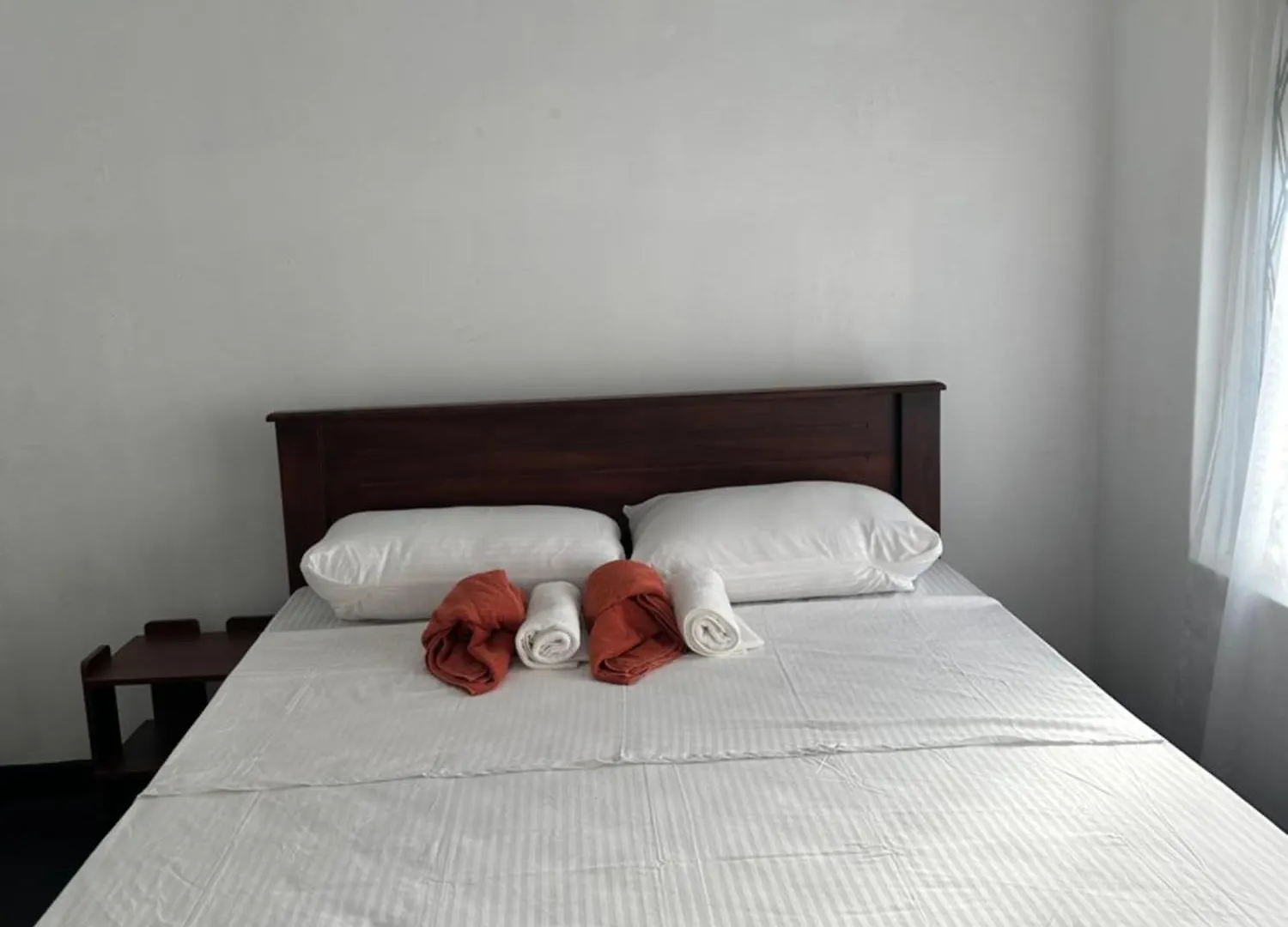 Negombo - Entire House - Sleeps 7 - Close To The Airport 펜션