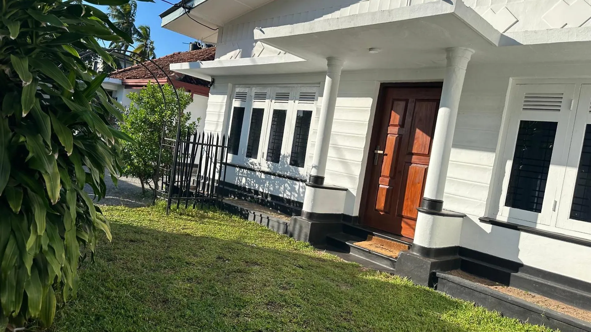 Negombo - Entire House - Sleeps 7 - Close To The Airport 펜션