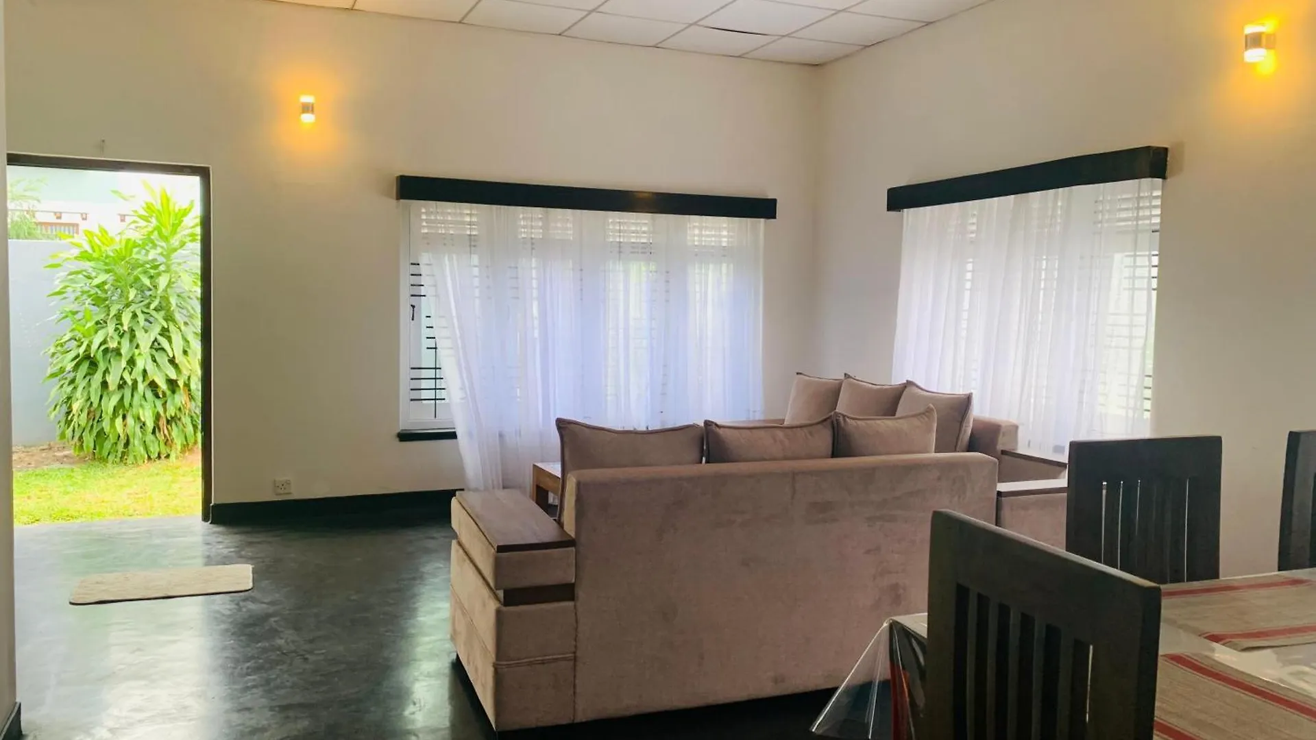 펜션 Negombo - Entire House - Sleeps 7 - Close To The Airport